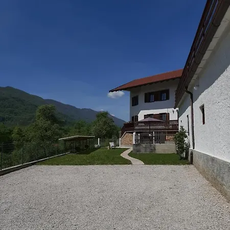 House Dori Дом отдыха Кобарид